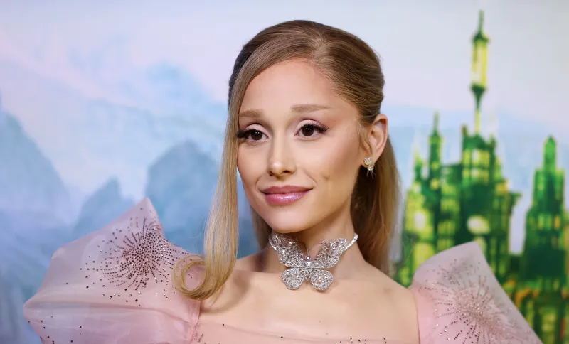 Ariana Grande se retrage temporar din lumina reflectoarelor și renunță la un rol important