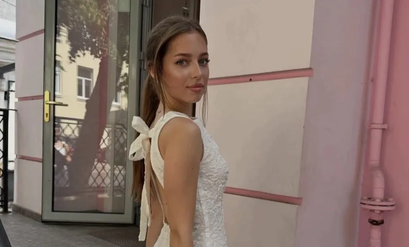 Manuella Cârnaț, despre regula neobișnuită din familia sa. De ce le vorbește părinților cu „dumneavoastră” și cum i-a influențat educația - VIDEO
