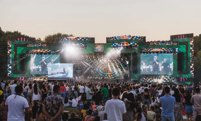 Muzică, dans și multă energie la Summer Fest 2026. Willy William, Hurts și Carla’s Dreams au făcut spectacol în prima zi -VIDEO