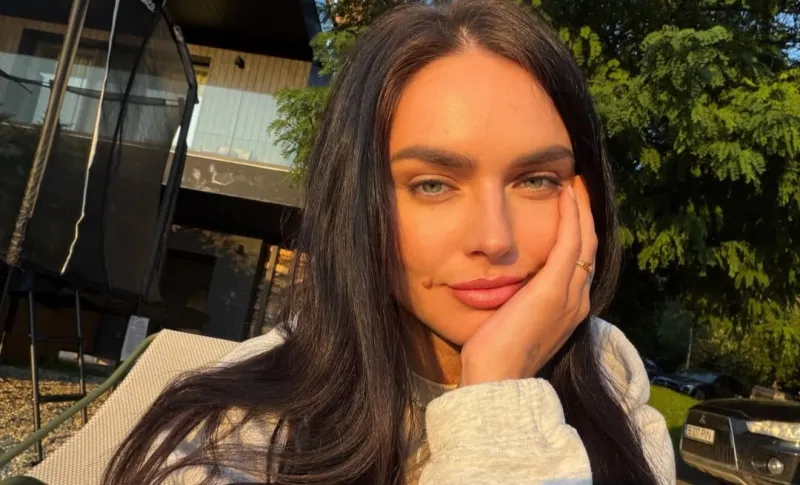 Cristina Scarlevschi a plecat într-o escapadă romantică alături de iubitul ei, Alex Gurschi. Unde au ajuns cei doi - VIDEO