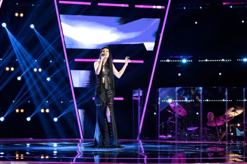 Corina Sucarov, apariție ieșită din tipare la „Vocea României”! Smiley: „Momentul este memorabil”. În ce echipă a ales să continue - VIDEO