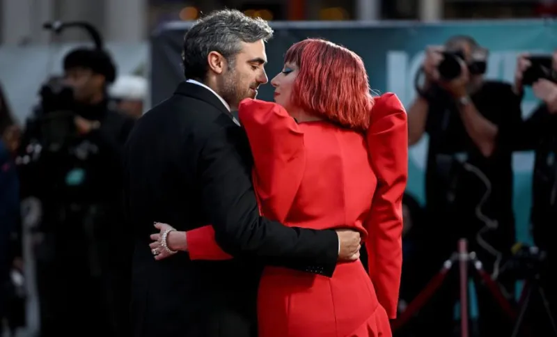 Lady Gaga a devenit mamă la 40 de ani. Primele imagini cu artista și copilul ei