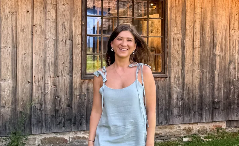 Un mic dejun simplu și rapid! Food bloggerul Valeria Țurcan îți propune o rețetă gustoasă de ouă în sos de roșii cu brânză - VIDEO