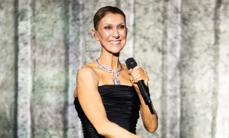 Céline Dion a căzut pe scenă în timpul concertului de la Paris. Ce s-a întâmplat apoi cu artista - VIDEO