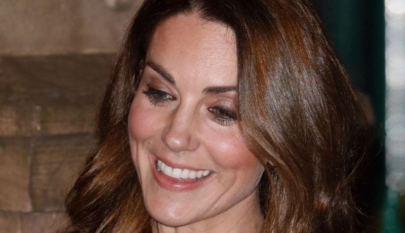 Kate Middleton a stralucit intr-o rochie midi de 1.600 de lire sterline. Iata cum si-a facut aparitia la un eveniment - FOTO