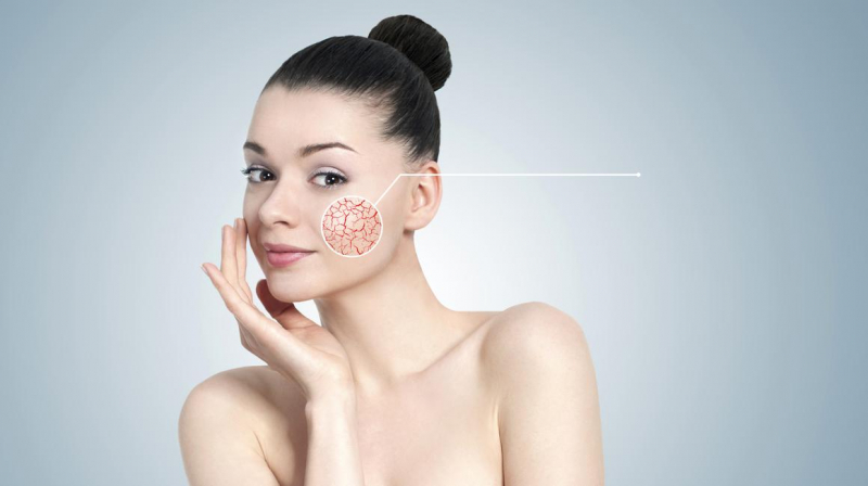 Ai pielea uscata sau deshidratata in sezonul rece? Cosmetologul Cristina Cotruta: "Include in rutina de ingrijire serumuri hidratante pe baza de acid hialuronic."