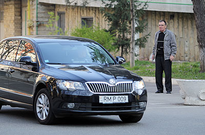 ZdG: TOP 10: Automobilele de lux ale deputatilor. Vezi cu ce automobile circula alesii