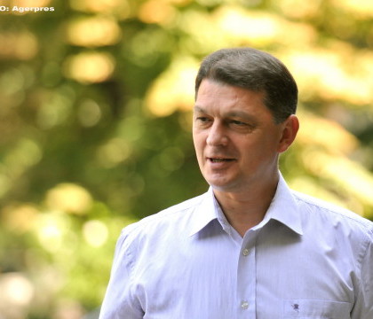 Un fost ministru de Interne se plange ca sta in celula cu "oameni acuzati de tentativa de omor". Ce le cere magistratilor