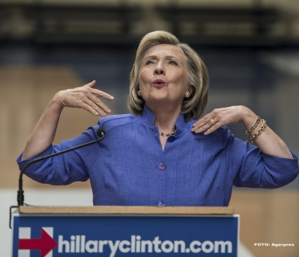 Hillary Clinton, candidata la presedintia SUA, a acceptat sa colaboreze cu FBI-ul: "Avocatul le-a dat agentilor un stick USB"