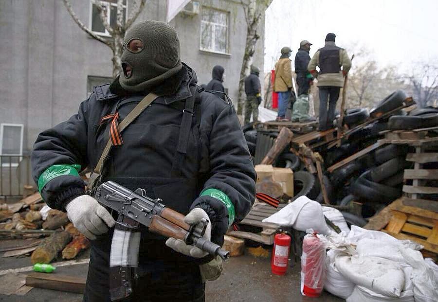 FOTO. "Primar", "guvernatori" sau "comandanti". Cine sunt si ce vor separatistii din estul Ucrainei