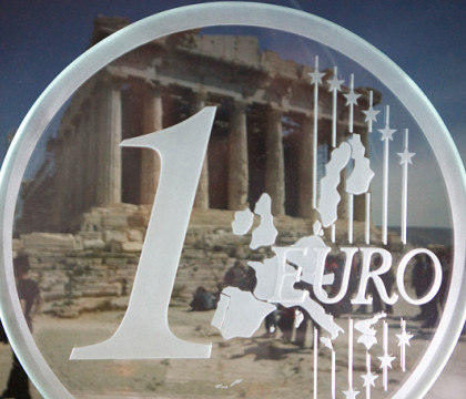 Zona euro deblocheaza o prima transa de ajutor de 23 miliarde de euro pentru Grecia. Cand ajung banii la Atena