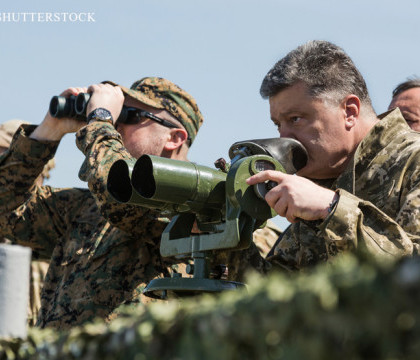 Petro Porosenko:"Rusia a trimis trei convoaie militare in estul separatist al Ucrainei"