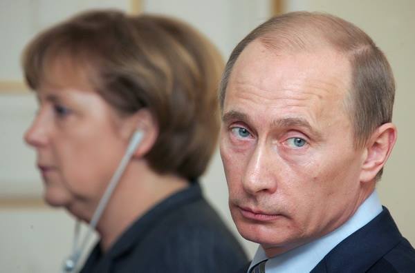 Revenirea la URSS. Putin da lovitura de gratie Europei si semneaza actul prin care infiinteaza cel mai mare rival pentru UE