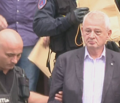 Sorin Oprescu afla luni daca e nevoie sa fie operat pe inima. Fostul edil ramane internat la Spitalul Universitar