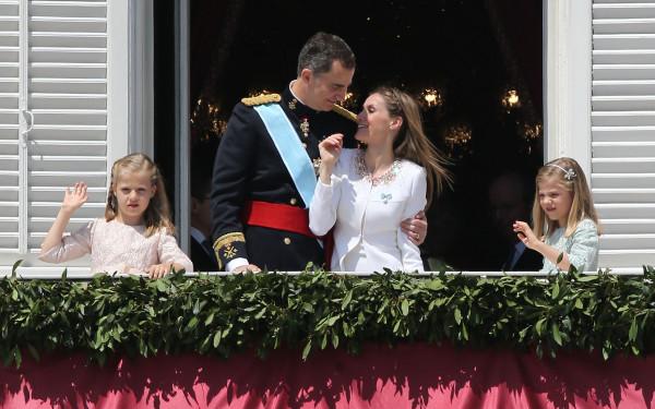 GALERIE FOTO. Regele a abdicat. Traiasca Regele. Felipe al VI-lea a fost proclamat oficial rege al Spaniei