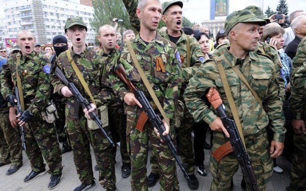 Rebelii prorusi au doborat un elicopter militar. Presedintele Porosenko ameninta cu anularea armistitiului
