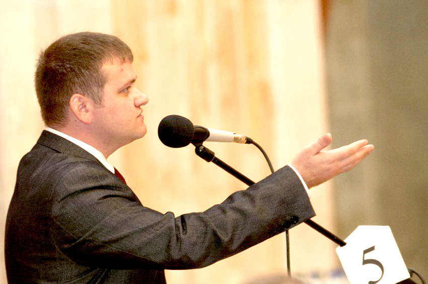Valeriu Munteanu: De la cincinalele lui Stalin la trienalele lui Filat