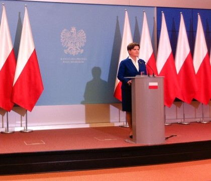 Gest simbolic al noului premier polonez: steagul UE, absent din decorul oficial. Ce spune despre cotele de refugiati