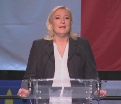 Succes istoric pentru extrema dreapta la alegerile regionale din Franta. Reactia presedintelui Sarkozy