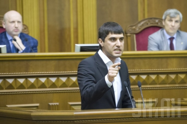 VIDEO. BATAIE in Rada Suprema. Motivul pentru care alesii ucraineni s-au luat la pumni