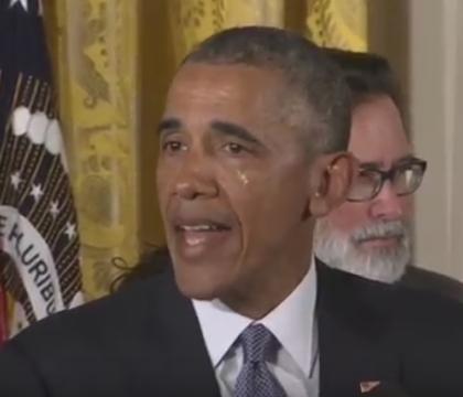 Barack Obama a cedat si a inceput sa planga in timpul unui discurs despre controlul armelor de foc in SUA. Ce a anuntat - VIDEO