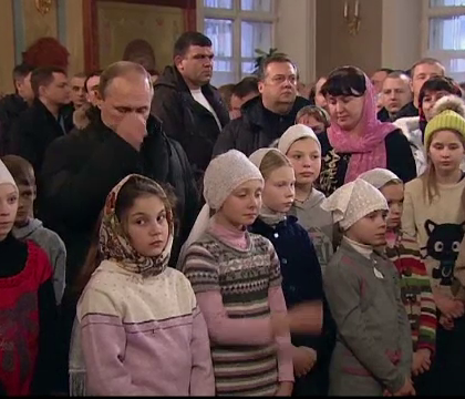 Vladimir Putin a venit singur la slujba de Craciun. De ce a ales liderul rus o biserica aflata la 150km de Moscova