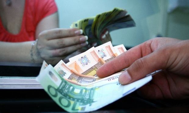 Moldovenii trimit tot mai multi bani de peste hotare. Vezi datele oferite de BNM