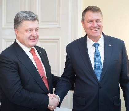 Klaus Iohannis s-a intalnit cu presedintele Ucrainei la Munchen si a discutat despre Rusia. "UE, sub semnul intrebarii"