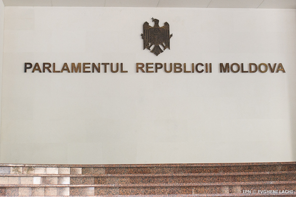 Parlamentul se convoaca in sesiunea de toamna la 8 septembrie