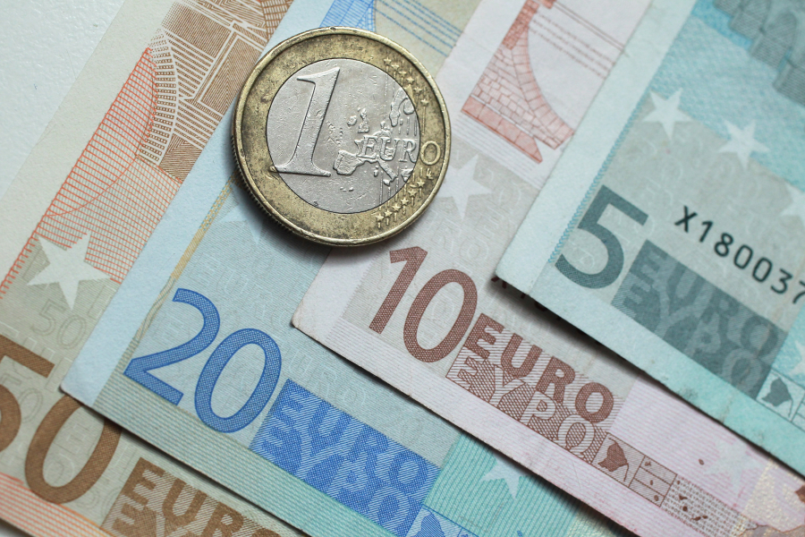 Desfiintarea euro. Amenintarea pentru conservatorii lui Merkel. Duminica in Germania s-ar putea scrie istorie