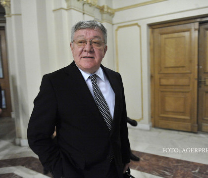Un an de inchisoare cu suspendare pentru fostul ministru al Apararii, Corneliu Dobritoiu. Condamnarea este definitiv