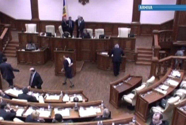 Guvernul ramane in picioare. Nicio motiune de cenzura nu a fost depusa