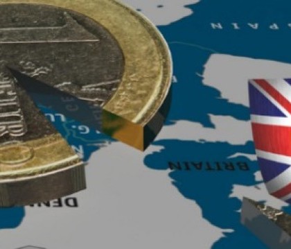 BREXIT. Lira atinge un nou minim istoric dupa ce Standard&Poor a scazut ratingul Regatului. Cameron merge marti la Bruxelles