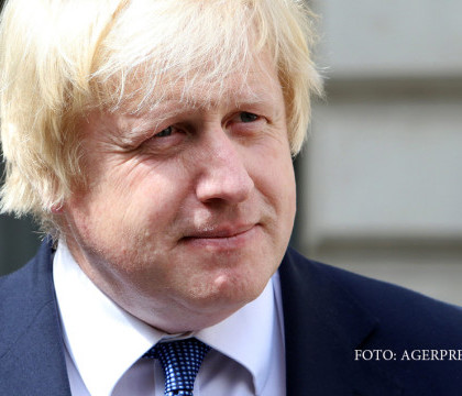 Avionul care-l ducea pe Boris Johnson la Bruxelles a aterizat de urgenta. Harta tarilor insultate de noul sef al diplomatiei