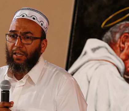 Guvernul francez vrea sa incheie " un pact cu Islamul". Musulmanii, chemati sa vina la slujbe in bisericile crestine