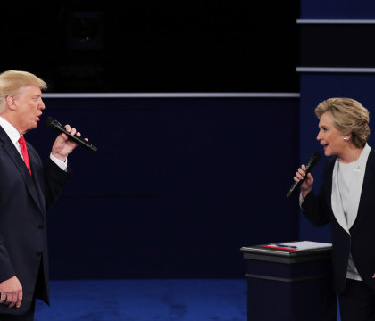 Batalia pentru SUA devine tot mai dura. Trump a explicat inregistrarea obscena: "La mine au fost vorbe, la Clinton fapte"