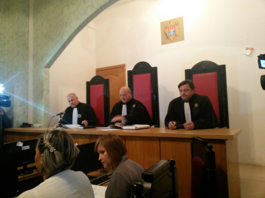 Dosarul lui Usatii, examinat de un judecator care ar fi luat mita un climatizator si de altul care detine o casa de milioane