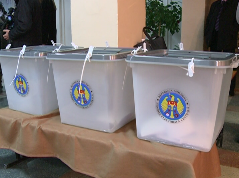 "Am votat. Contra tuturor." Ce mesaj obscen le-a transmis autoritatilor un alegator - FOTO