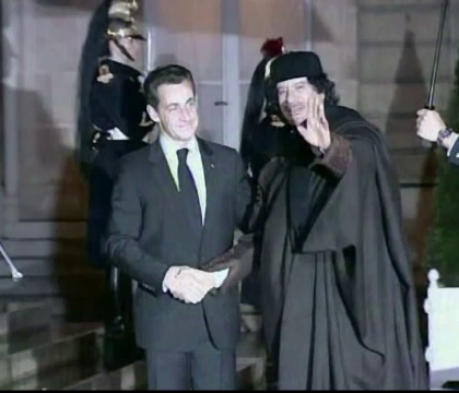 Nicolas Sarkozy, acuzat ca ar fi primit valize cu bani de la Muammar El Gaddafi. Reactia acestuia: "Nu va este rusinea"