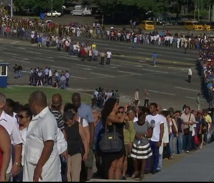 Cozi kilometrice facute de cubanezi pentru a-i spune adio lui Fidel Castro. Sefii de stat prezenti si absenti la ceremonie