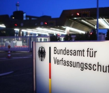 Un angajat al serviciului de spionaj intern din Germania a fost arestat. Ar fi planuit un atentat in sediul central al BfV