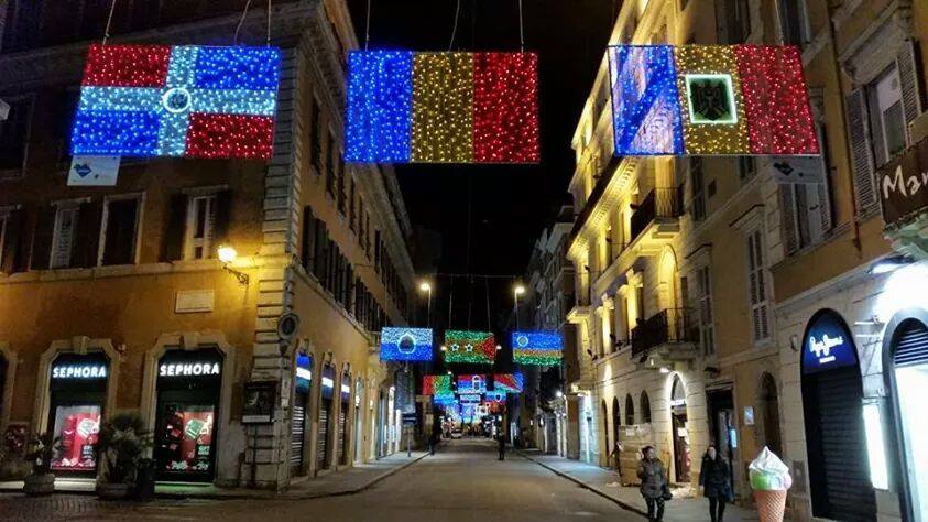 Drapelul Moldovei, arborat pe o strada din Roma, alaturi de cel al Romaniei - FOTO