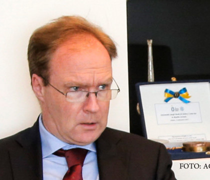 Ambasadorul britanic la UE a demisionat din cauza lipsei de experienta a negociatorilor pentru BREXIT. Guvernul nu comenteaza
