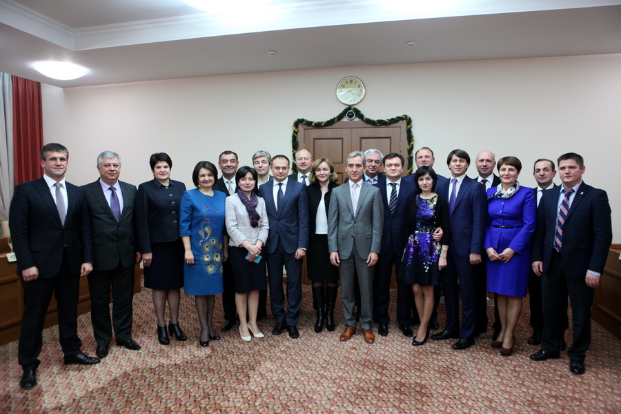 O fotografie cu ministrii la ultima sedinta, motiv de gluma printre internauti: Cum s-au amuzat acestia - FOTO