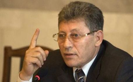 Mihai Ghimpu, langa un cadavru. Ce poze a postat politicianul pe o retea de socializare. FOTO