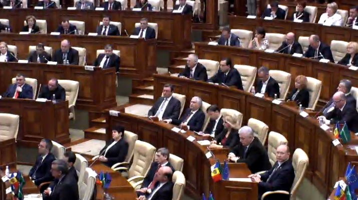 Un comunist a parasit fractiunea. Motivul pentru care alege sa ramana deputat independent