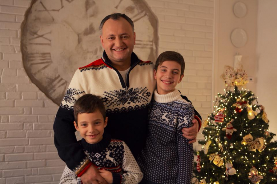 Igor Dodon, tata pentru a treia oara! "Mamica si baietelul sunt ambii sanatosi"