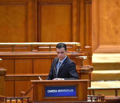 Parlamentul roman dezbate si supune la vot motiunea de cenzura initiata de PNL si USR impotriva Guvernului Grindeanu