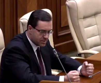 Mihai Ghimpu, despre gestul obscen al lui Marian Lupu: "Mecanisme pentru propria placere". VIDEO