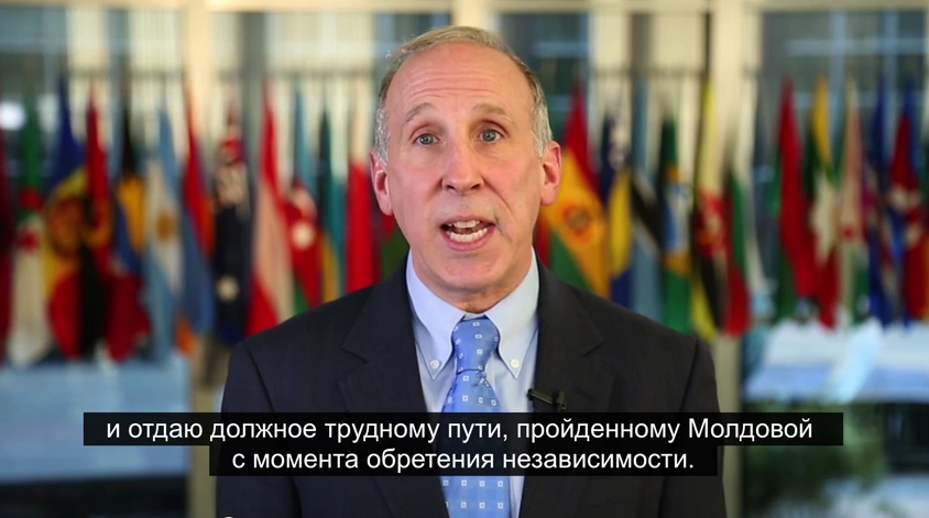 Te va cuceri din prima! Cum se prezinta noul ambasador al SUA in Moldova intr-un filmulet pe Youtube - VIDEO